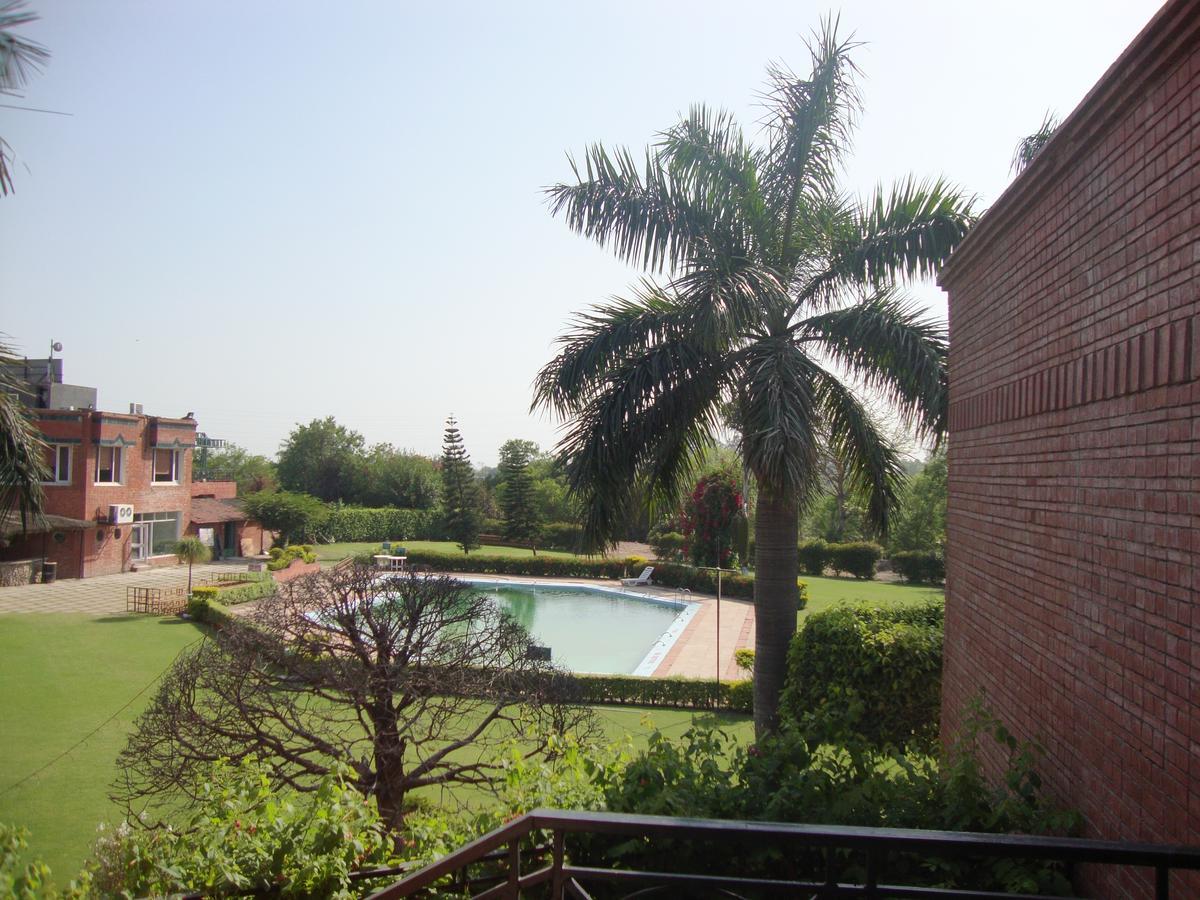 Hotel North Park Panchkula Εξωτερικό φωτογραφία