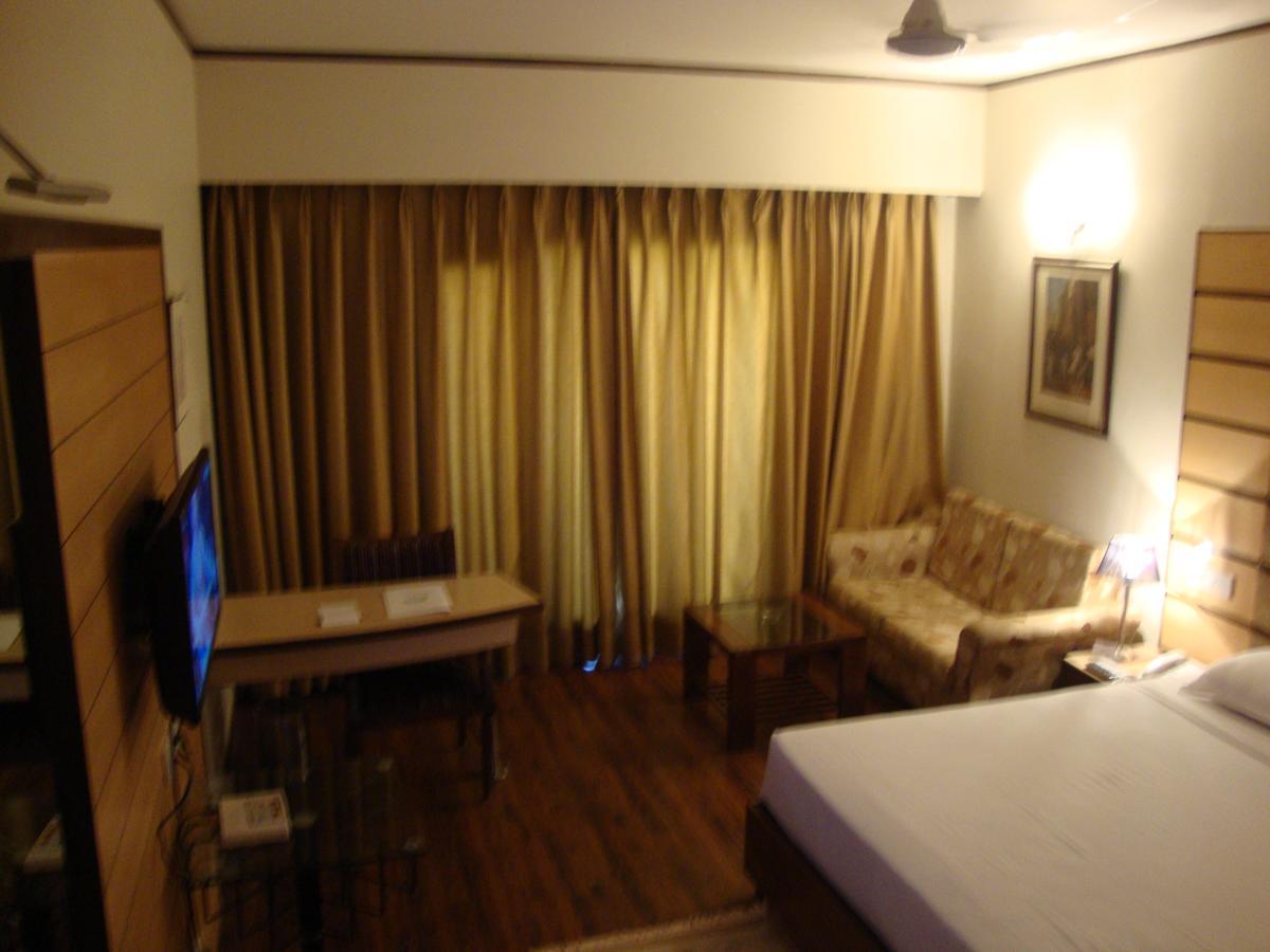 Hotel North Park Panchkula Εξωτερικό φωτογραφία