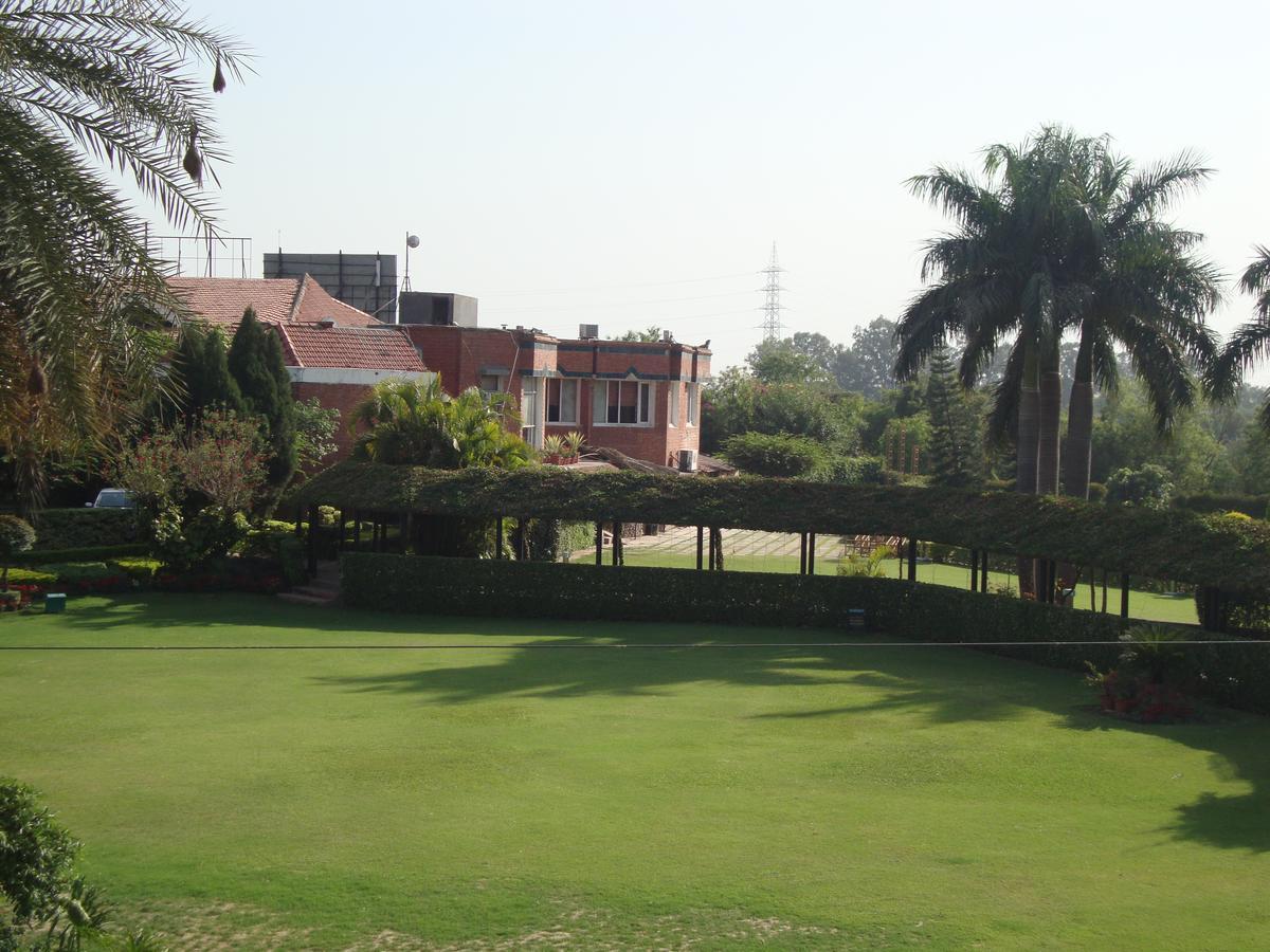 Hotel North Park Panchkula Εξωτερικό φωτογραφία