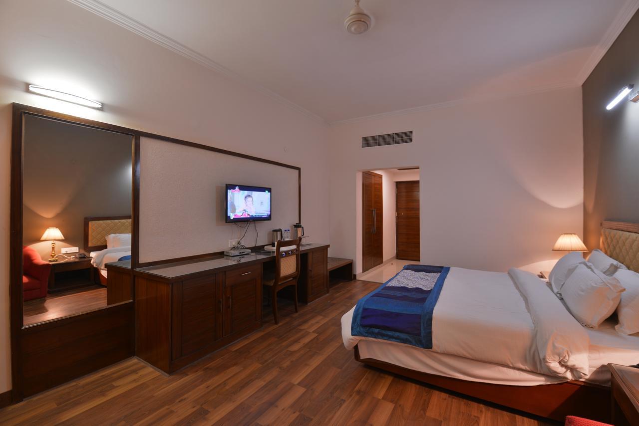 Hotel North Park Panchkula Εξωτερικό φωτογραφία